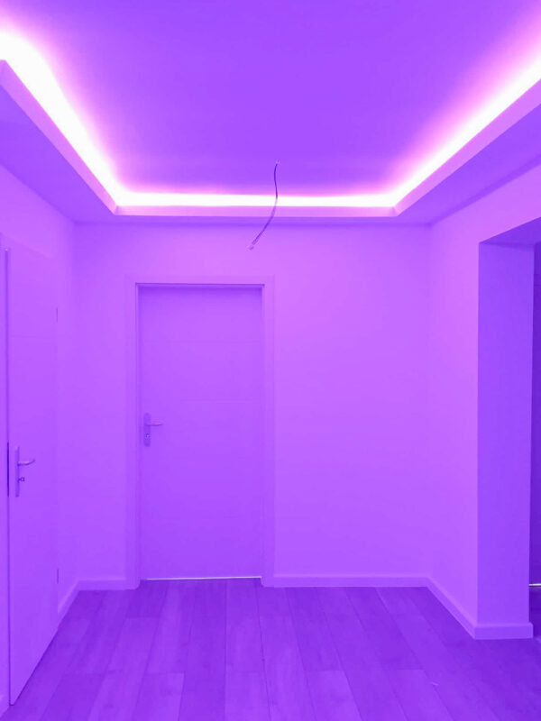 LED-Ambientebeleuchtung im Wohnbereich 6 20190520 151806 scaled 1