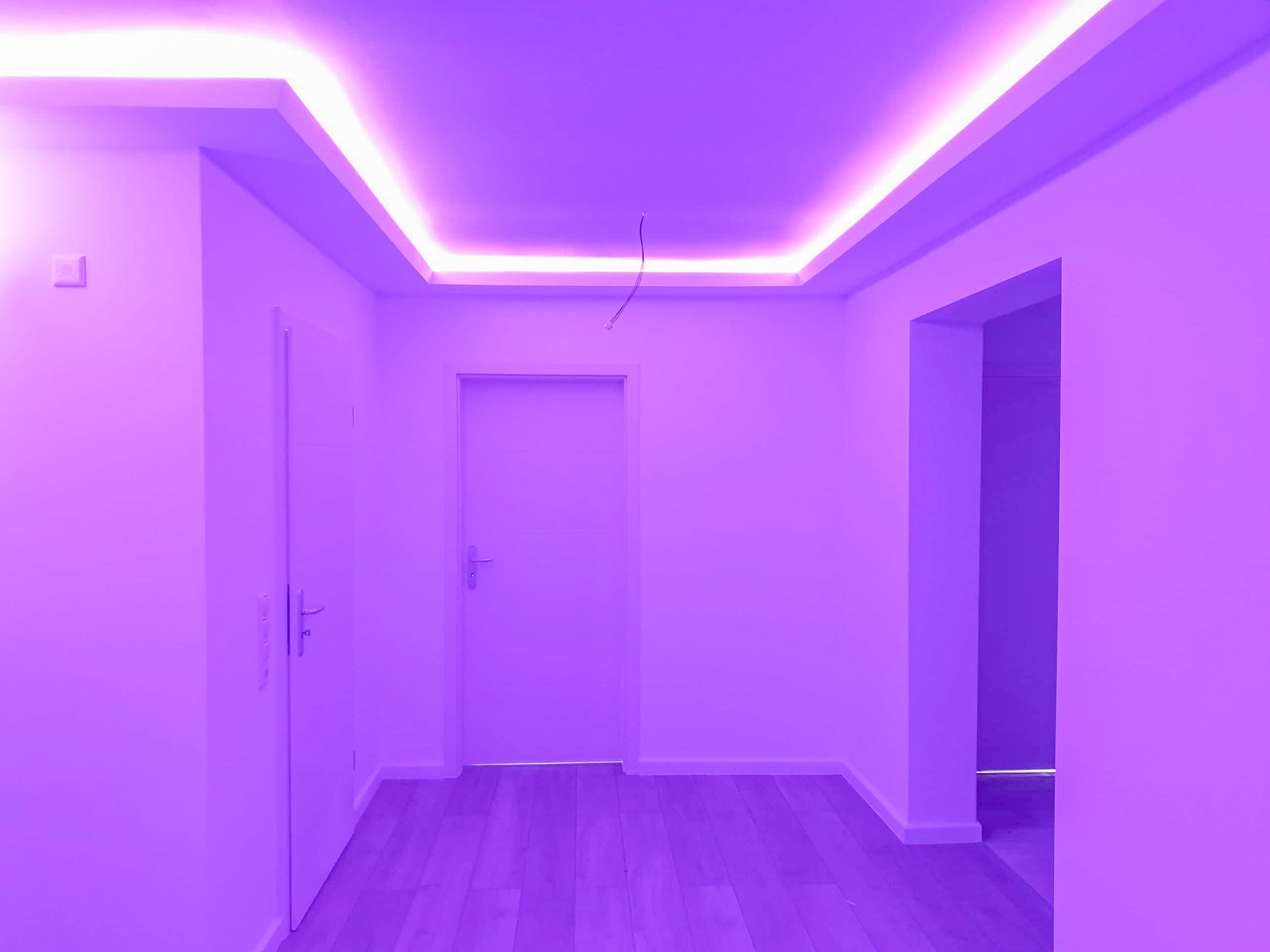 LED-Ambientebeleuchtung im Wohnbereich 7 20190520 151806 scaled 1